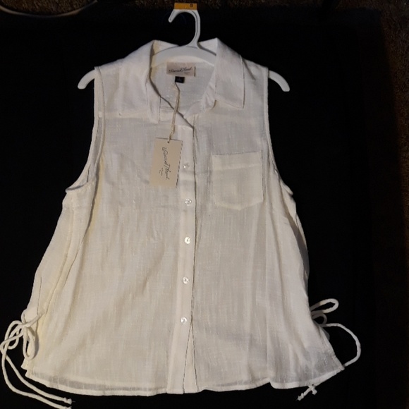 Universal Thread Small Button up Tank - Ivory - Picture 4 of 7